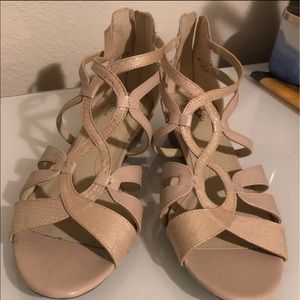 Beige Lifestride Wedge sandals